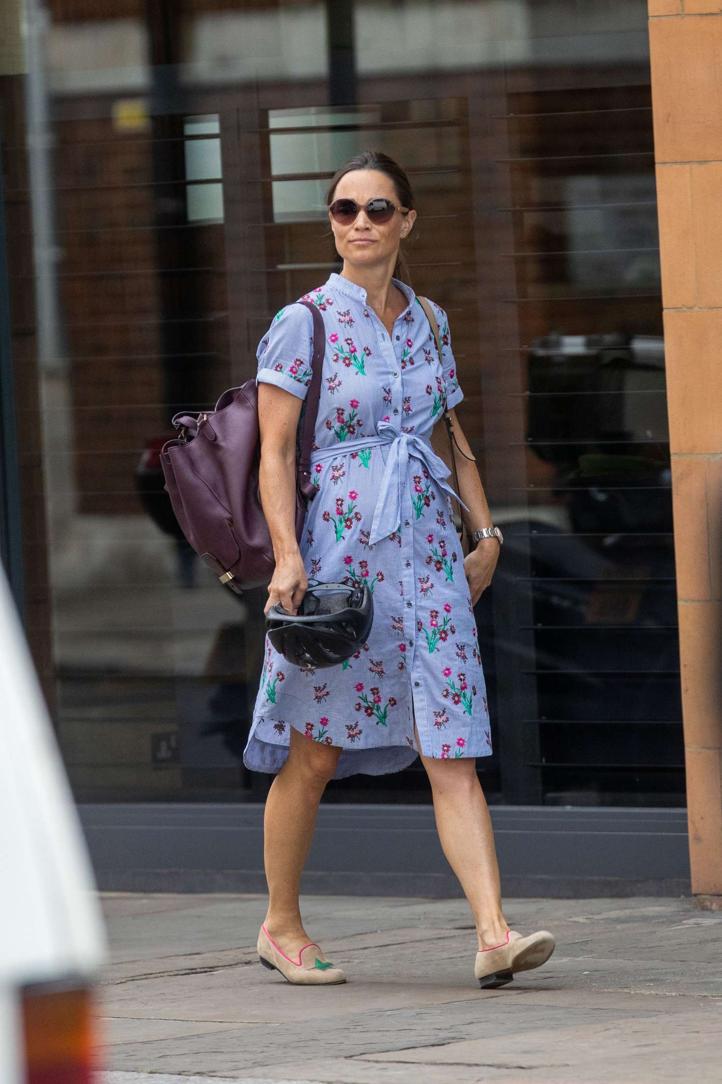 Pippa-Middleton-in-Summer-Dress--01.jpg