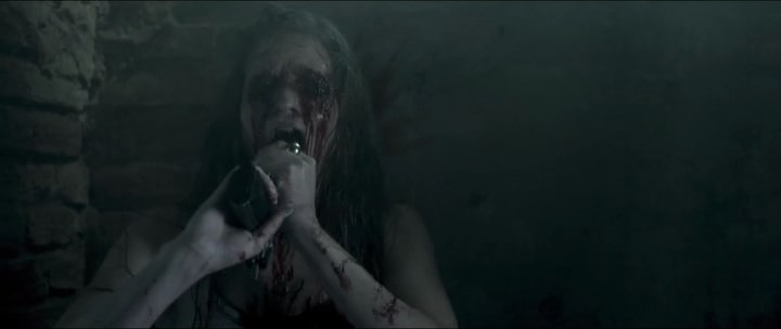 Luciferina 2018 WEB-DLRip.avi_snapshot_01.07.10_[2018.11.17_18.24.50].jpg