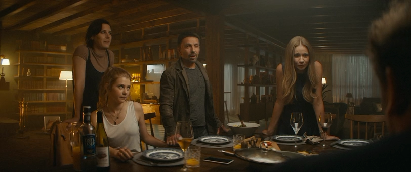 Громкая связь.(2018).WEB-DLRip-AVC.O.M.[-=DoMiNo=-].mkv_20190329_124755.597.png