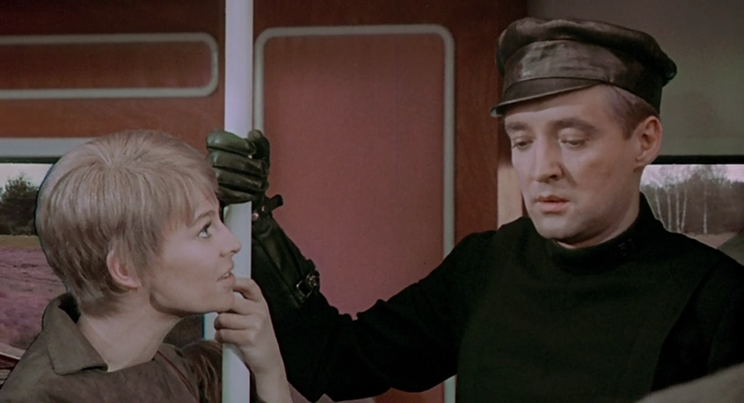 Fahrenheit_451_1966_MVO_ORT_Original_Eng_Sub_Rus_Eng.BDRip-AVC_by_Indigo-child.mkv_snapshot_00.08.42_[2019.04.04_21.30.3.png