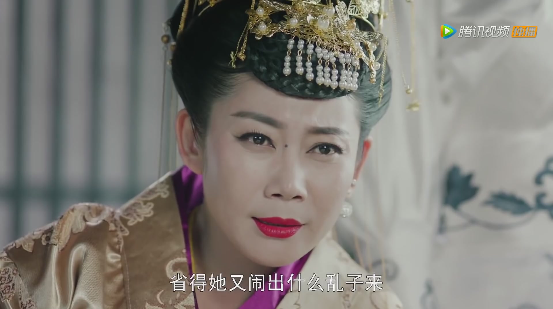 Crazy Queen (scr) (5).jpg