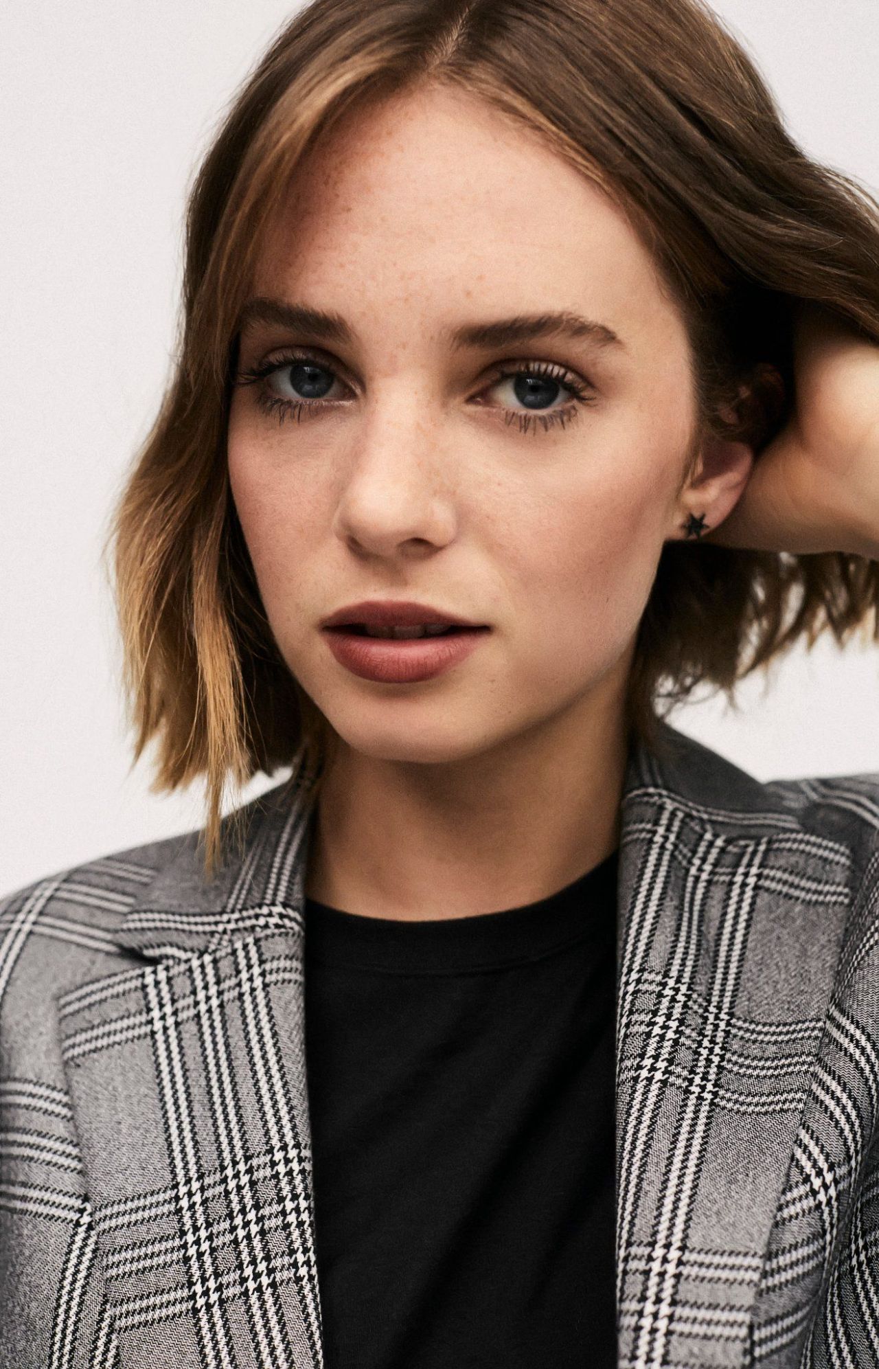 maya-hawke-photoshoot-2019-0.jpg