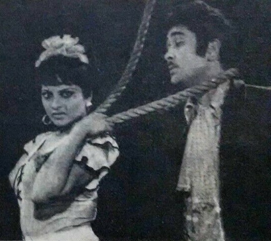 Star-Style-5-Dec-1975-Shabana-Parveen-Shashi-_57 (5).jpg