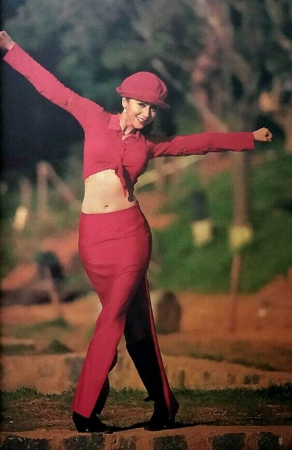 Filmfare-Jun-1997-Akshay-Karisma-Dimple-Rishi-Tabu-_57 (3).jpg