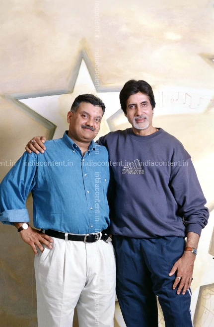 659-ceo-of-star-group-peter-mukerjea-clicked-with-amitabh-bachchan-in-image-88005500_20190723_046.webp