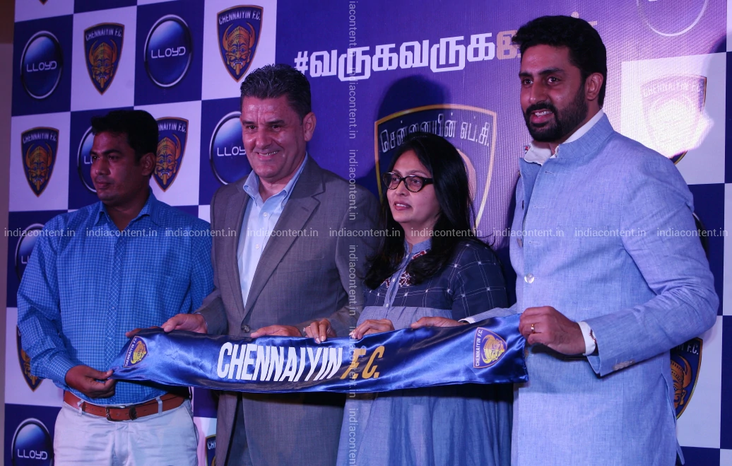 659-isl-team-chennaiyin-fc-s-new-coach-john-gregory--second-from-left--image-Chennaiyin_FC_new_coach_with_Abhishek_Bachchan__22_.webp