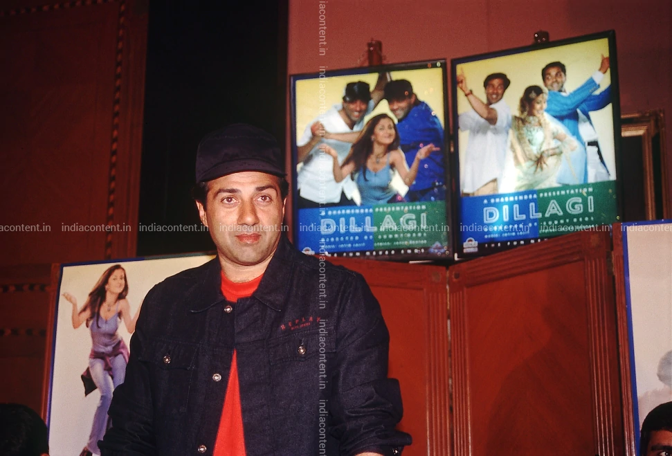 659-indian-film-actor-sunny-deol-clicked-during-the-premiere-of-his-film-image-88005500_20190115_093.webp