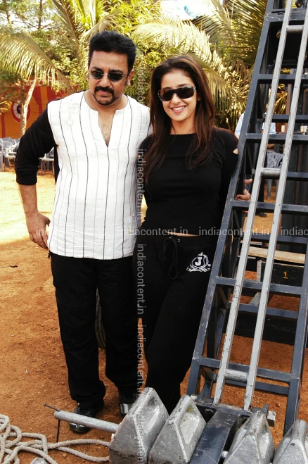 659-kamal-hassan-and-manisha-koirala-during-media-meet-of-the-movie-image-Kamal_Hassan_Manisha_122404_BP.webp
