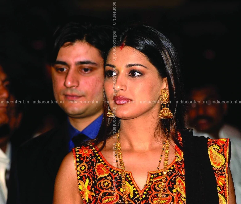 659-indian-actress-sonali-bendre-and-goldie-behl-attending-a-party-image-Bendre_Sonali_Behl_Goldie_page_8_161202_BP_CD111.webp