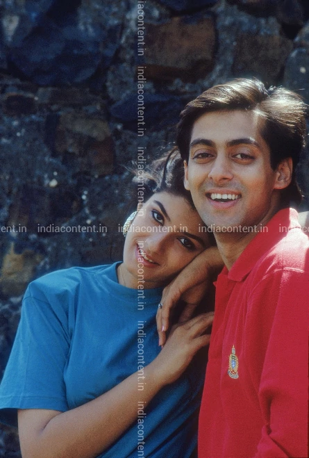 659-salman-khan-raveena-tandon-image-F150SL7_001346.webp