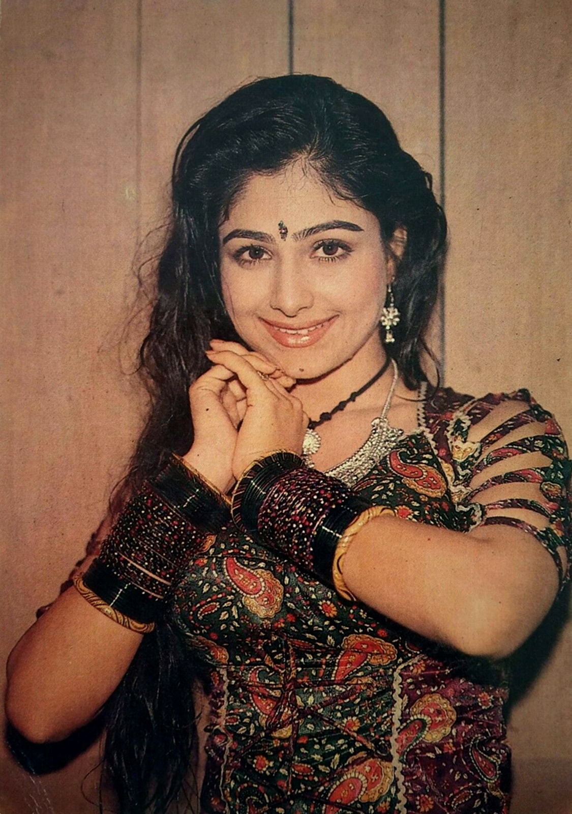 Bollywood-Actor-Model-Ayesha-Jhulka-Postcard.jpg