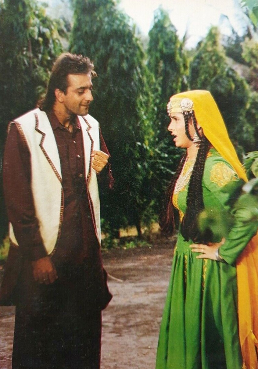 Bollywood-Film-Movie-Postcard-SANJAY-DUTT-NEELAM-4972 (3).jpg