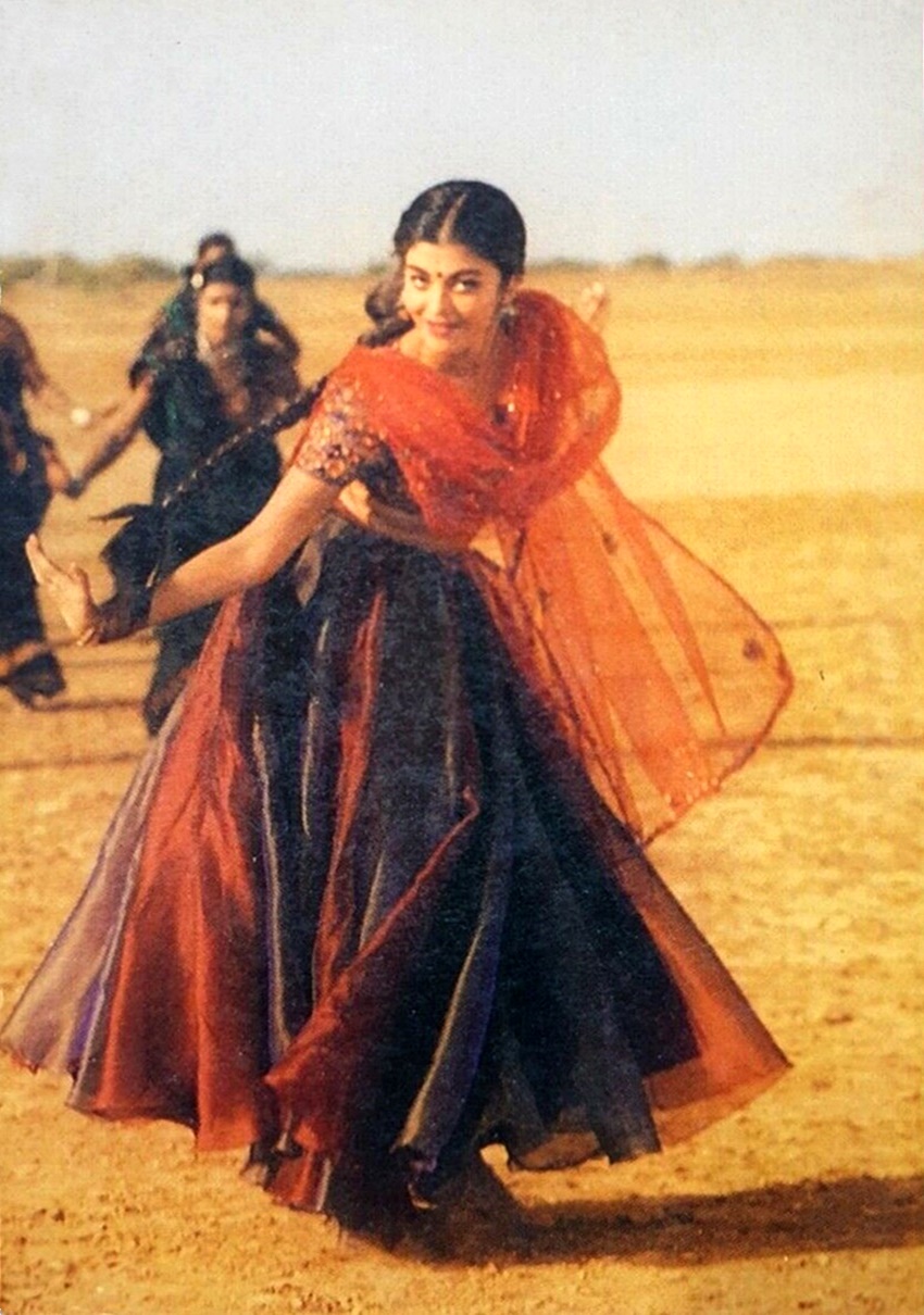 Bollywood-Film-Movie-Postcard-AISHWARYA-RAI-4955-19.jpg