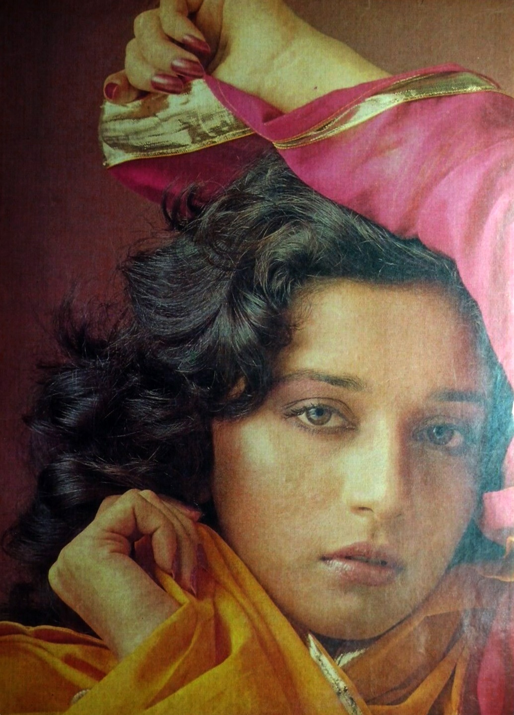 Bollywood-Actress-Madhuri-Dixit-Paper-Sheet-Rare (4).jpg