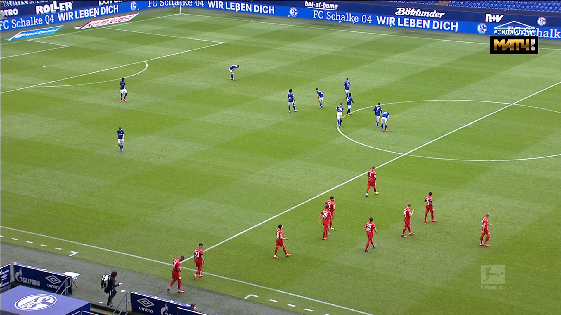 Чемпионат Германии 2019-2020 27-й тур Шальке-04 - Аугсбург Матч ТВ HD.ts_20200524_201254.220.jpg