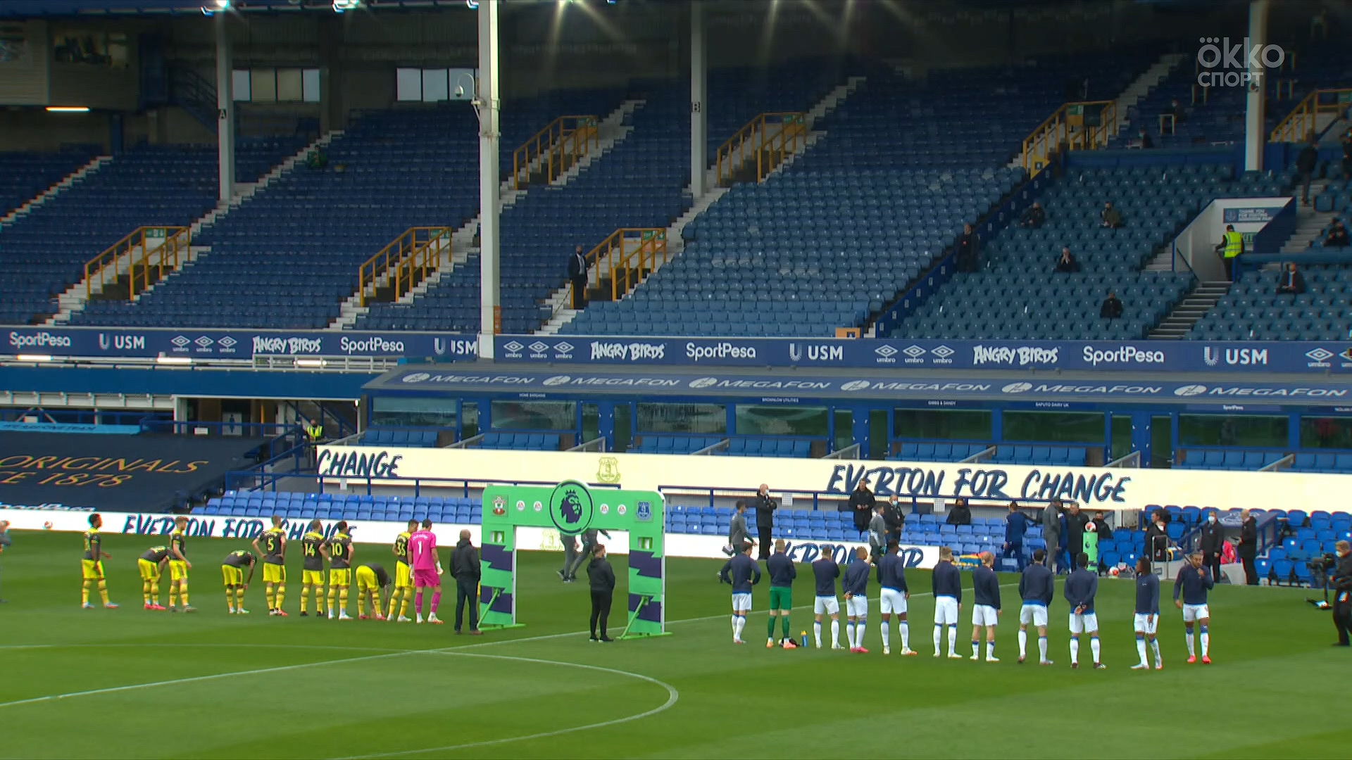Чемпионат Англии 2019-2020 34-й тур Эвертон - Саутгемптон Okko Спорт.mkv_20200711_182034.261.jpg