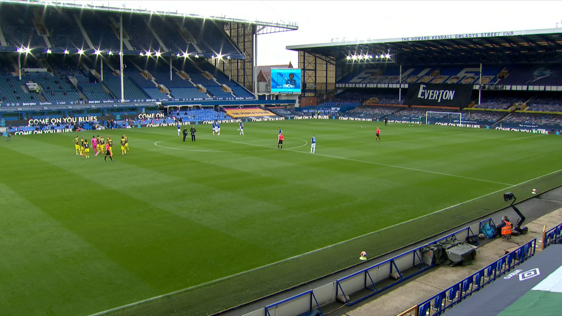 Чемпионат Англии 2019-2020 34-й тур Эвертон - Саутгемптон Okko Спорт.mkv_20200711_182044.541.jpg