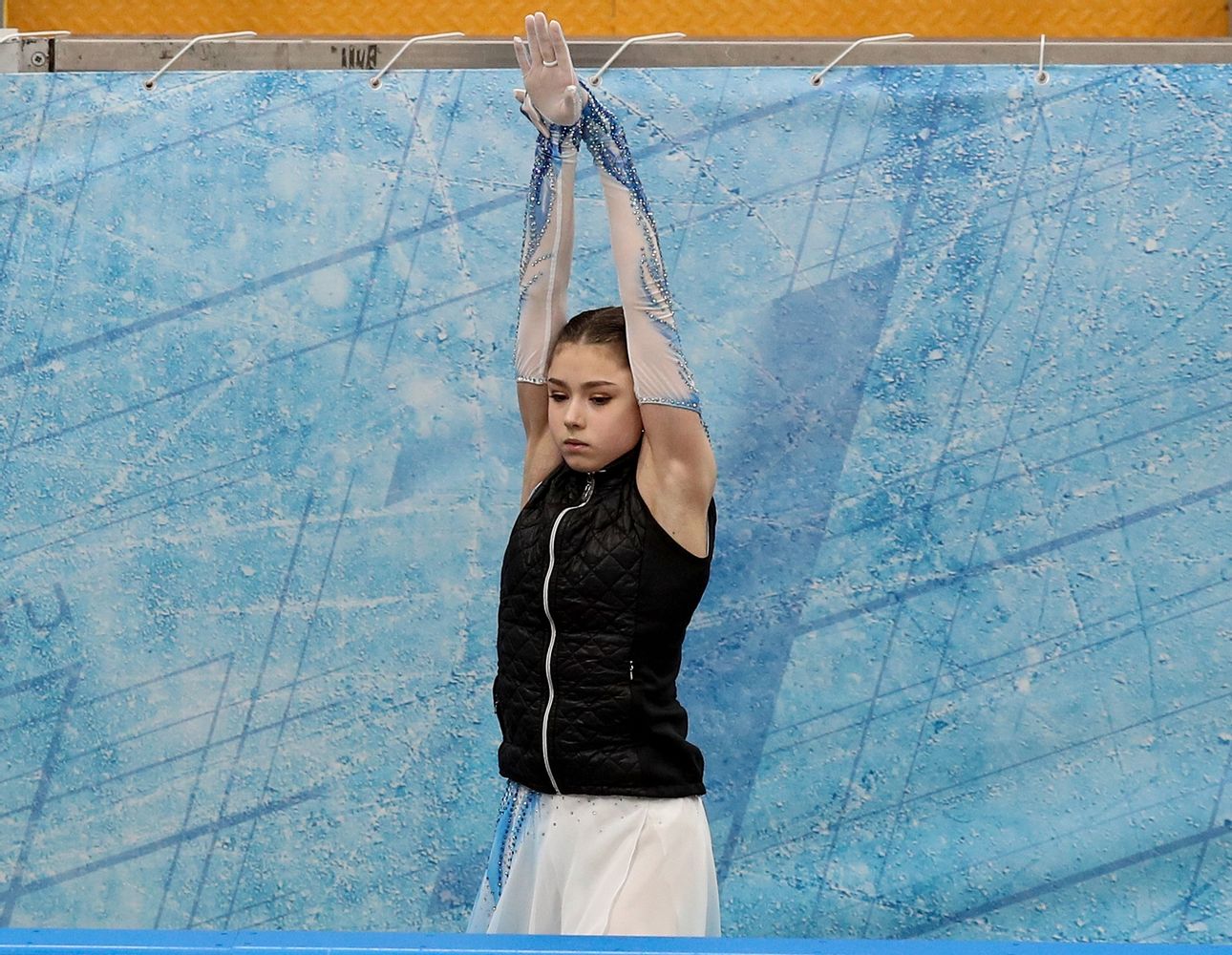 Камила валиева фото в жизни в купальнике