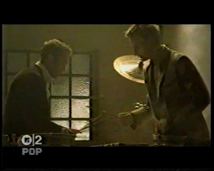 VA - DeeJay TV + MTV2 compilation part 2.mpg_snapshot_00.10.49.474.jpg