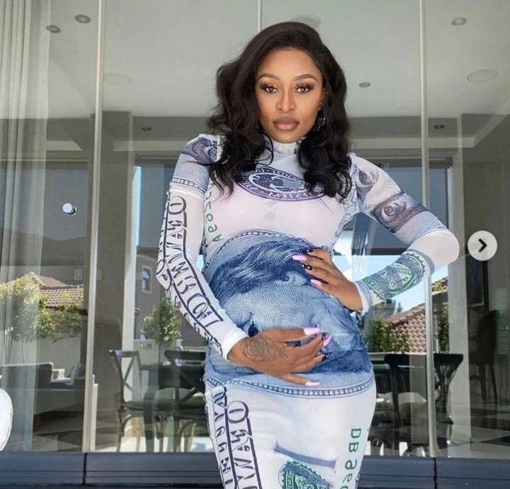 DJ Zinhle and baby daddy from a doctor visit. Reveals that her fingers