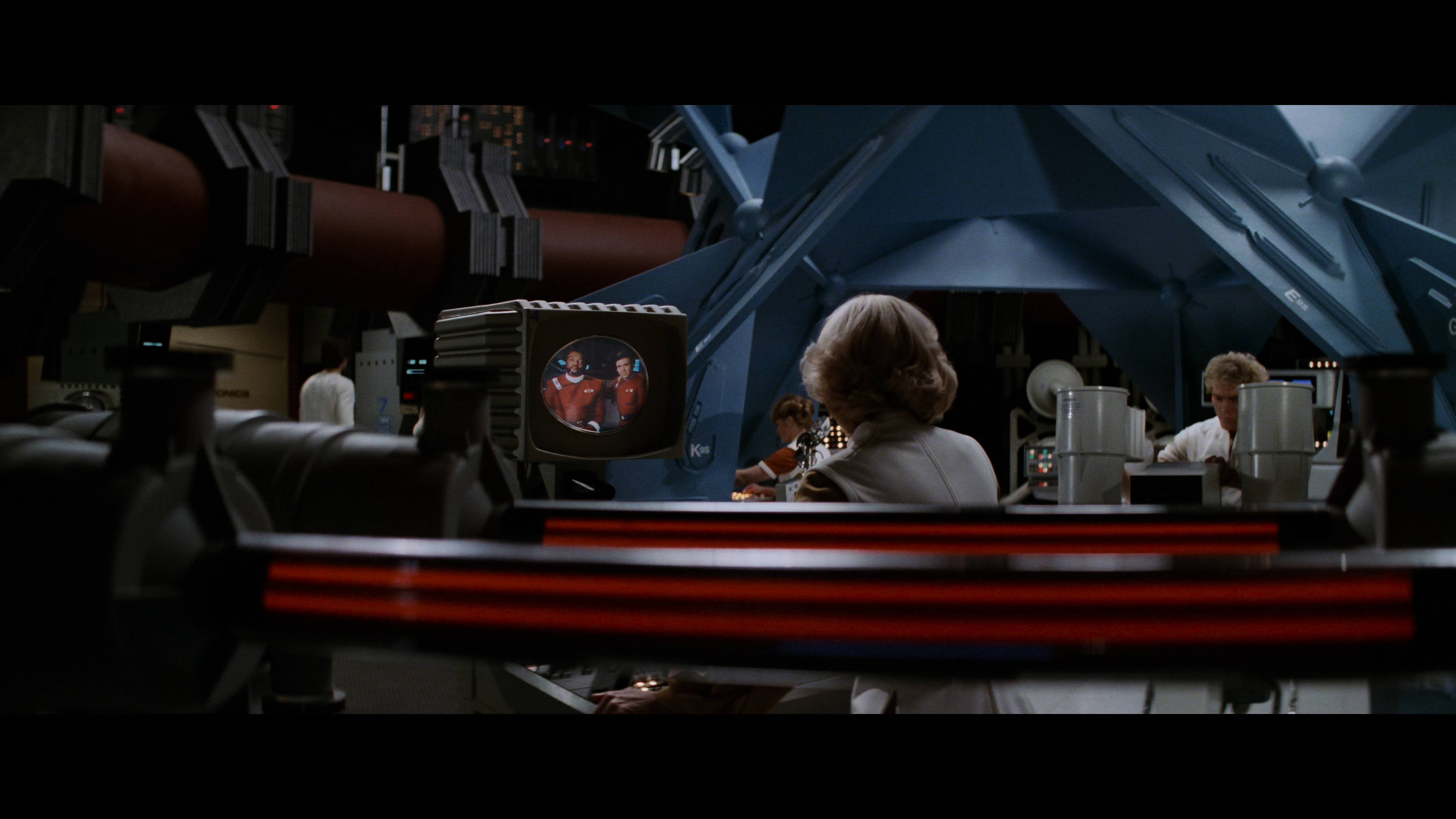 Star.Trek.II-The.Wrath.of.Khan.1982.BDRemux.2160p.HDR.DoVi.P8.by.DVT.mkv_snapshot_00.13.10_[2021.09.09_11.28.52].jpg