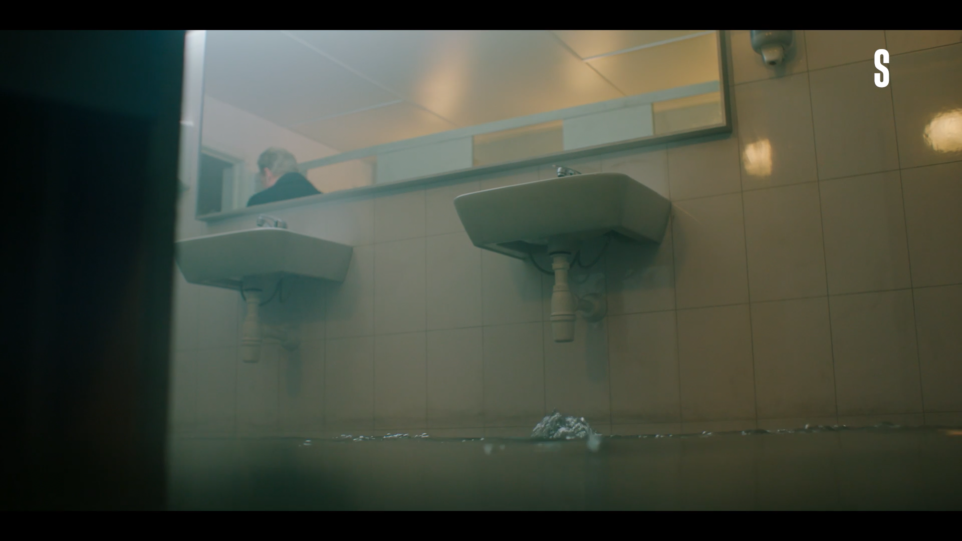 Besatt.S1.E2.2019.WEB.1080p-ylnian.mkv_snapshot_22.19.039.png