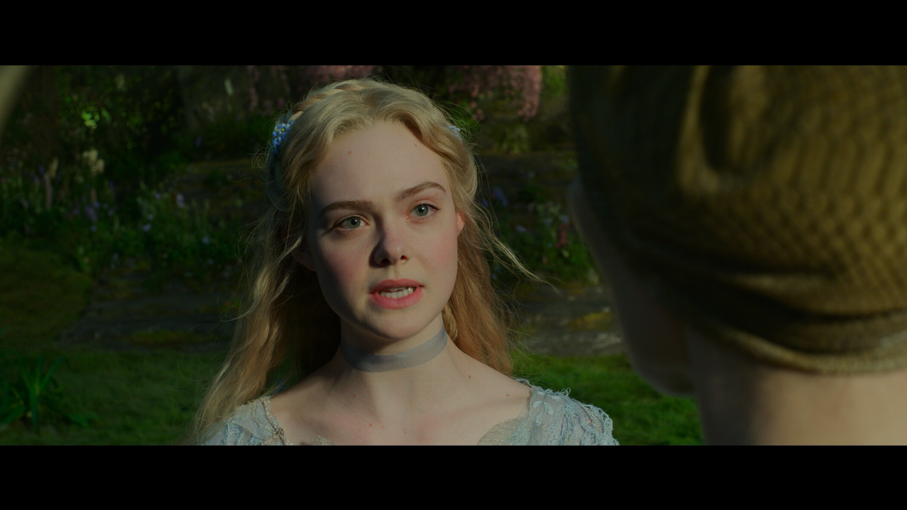 Maleficent.Mistress.of.Evil.2019.2160p.UHD.BDRemux.TrueHD.Atmos.7.1.P8.HYBRID.DoVi-DVT.mkv_001721.666.png