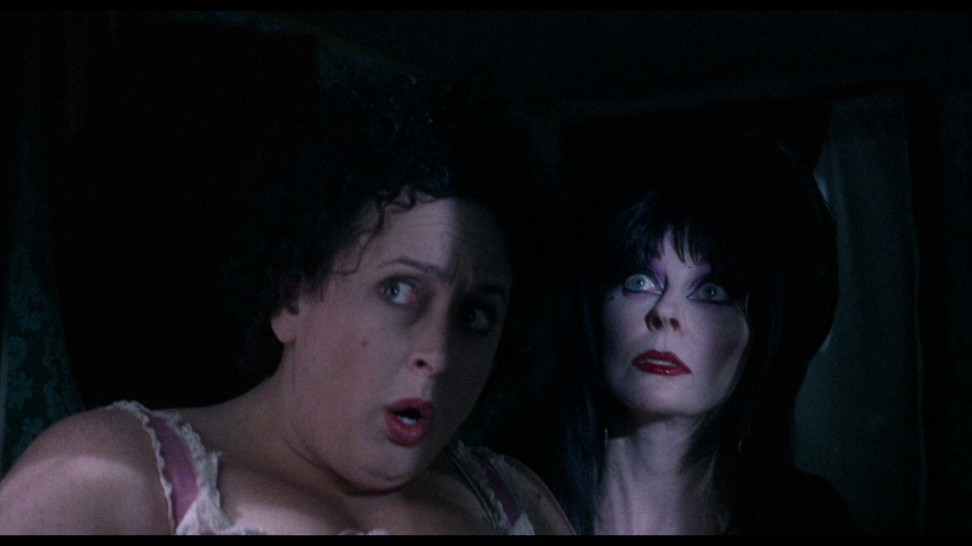 Elvira's.Haunted.Hills.2002.Shout!Factory.BDRemux.1080p[(123208)10-50-55].PNG