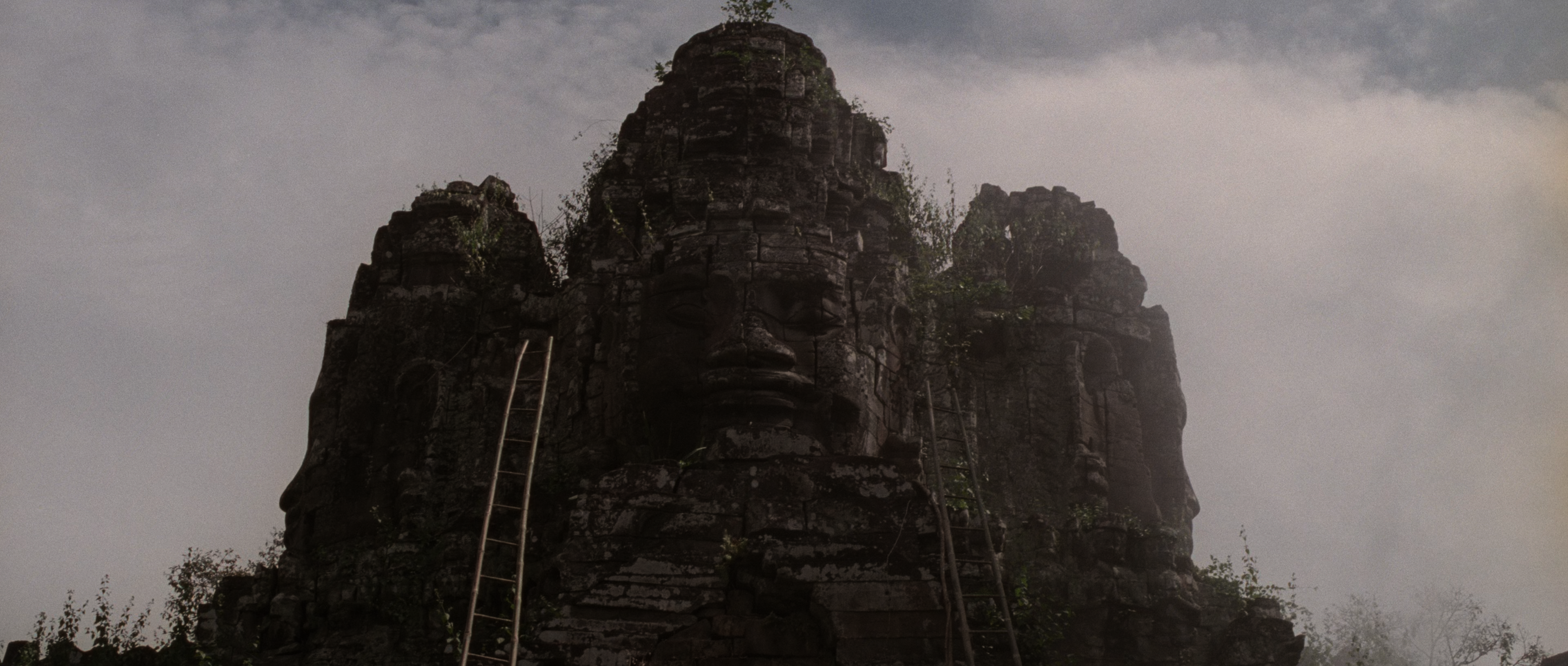 Lara.Croft.Tomb.Raider.2001.2160p.UHD.BDRip.DDP+.DoVi.by.DVT.mkv_snapshot_00.41.39_[2022.01.30_11.24.37].png