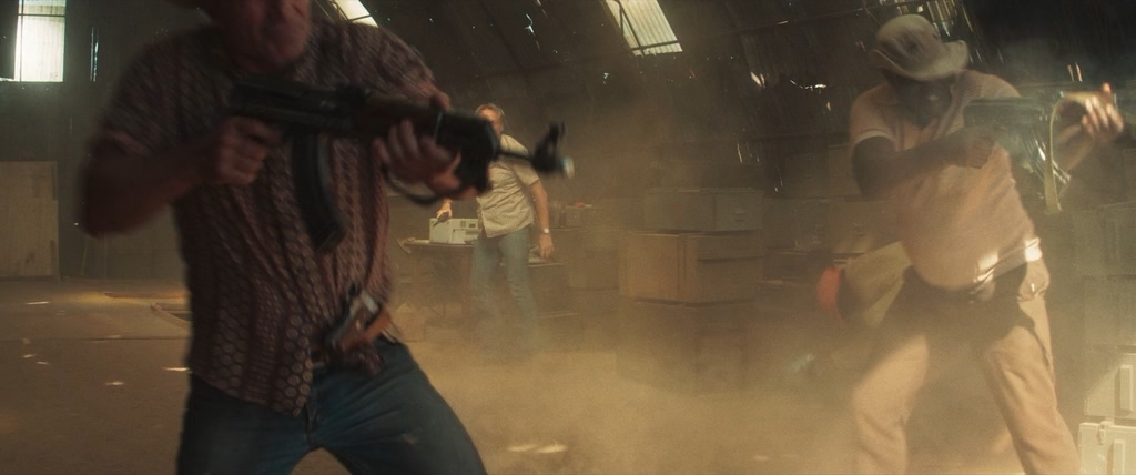 OSS 117.Alerte rouge en Afrique noire.2021.DUB.IVI.BDRip-AVC.[wolf1245.ExKinoRay].mkv_20220220_125144.338.jpg