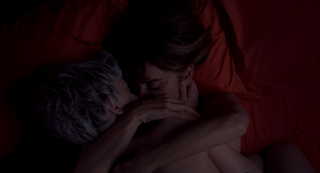 Parallel Mothers.2021.DUB.iTunes.BDRip-AVC.[wolf1245.ExKinoRay].mkv_20220305_144036.438.jpg