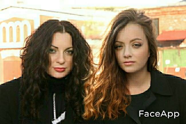 Сестры Самойловы, hot.jpg