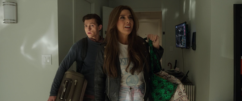 Spider-Man.No.Way.Home.2021.HDRip-AVC.ExKinoRay.mkv_snapshot_00.09.36.659.png