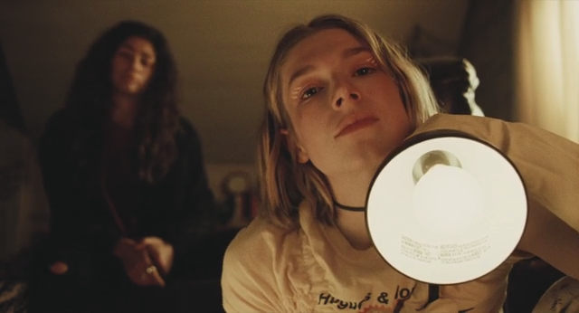 Euphoria.S02E03.WEB-DLRip.mp4_snapshot_00.22.26_[2022.03.22_12.45.48].png