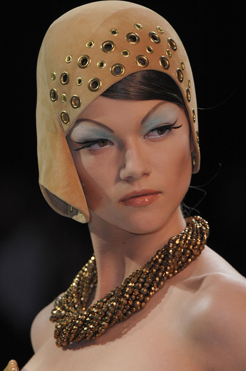 christian-dior-fall-2008-couture-details-00380h-kasia-struss.jpg