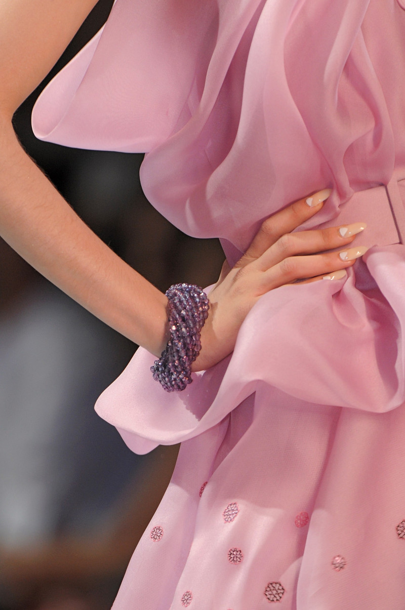 christian-dior-fall-2008-couture-details-00230h.jpg