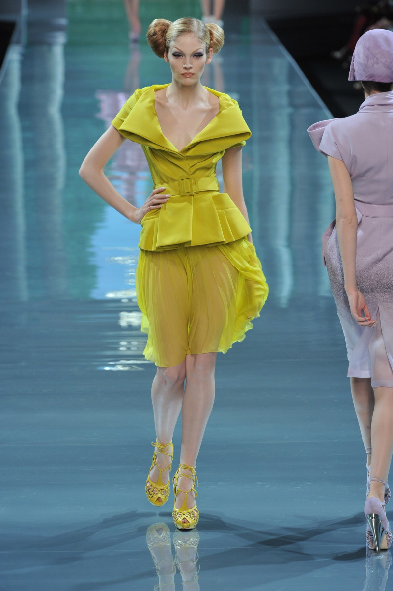christian-dior-fall-2008-couture-00180h-heidi-mount.jpg