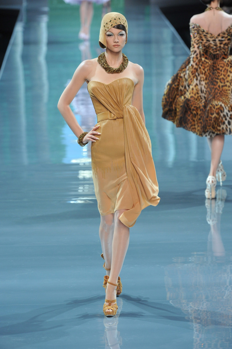 christian-dior-fall-2008-couture-00260h-kasia-struss.jpg