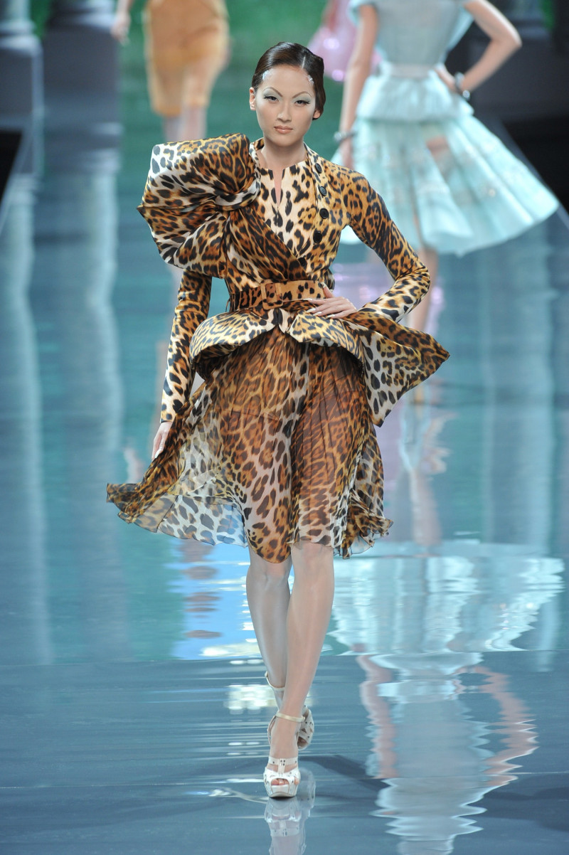 christian-dior-fall-2008-couture-00210h-hye-park.jpg