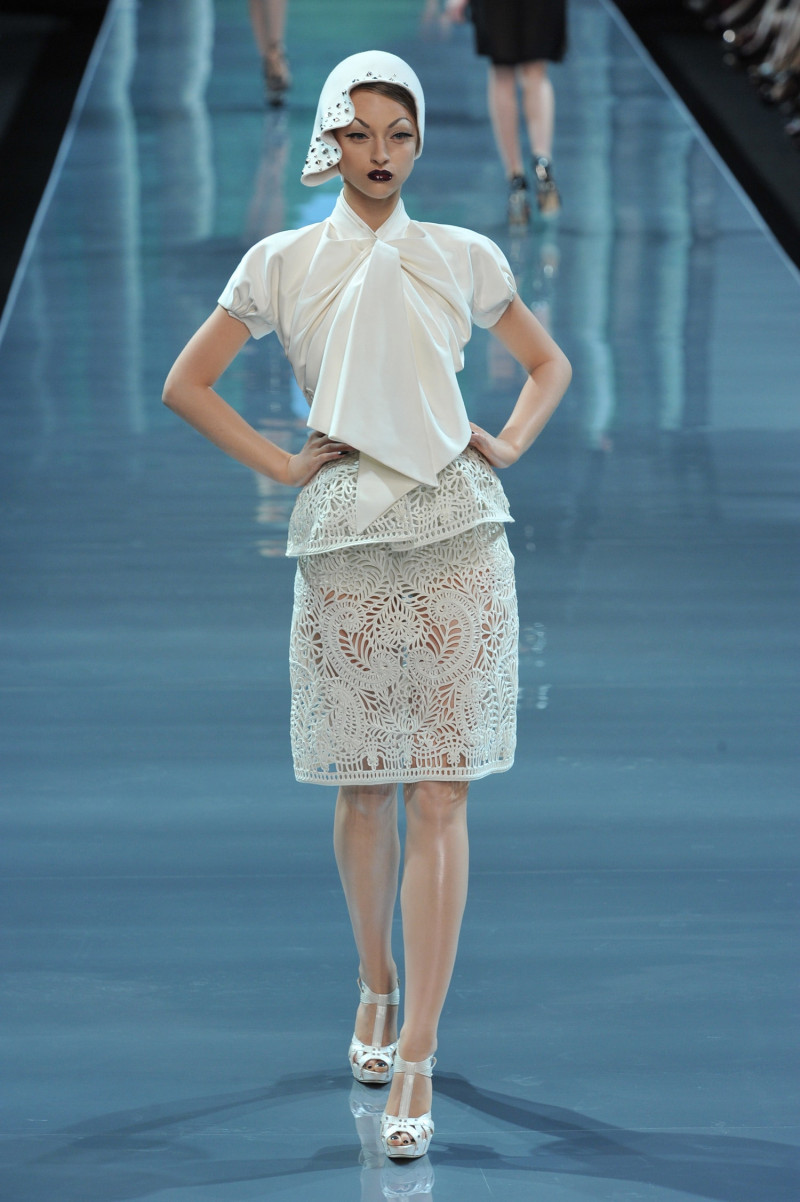 christian-dior-fall-2008-couture-00100h-marcelina-sowa.jpg