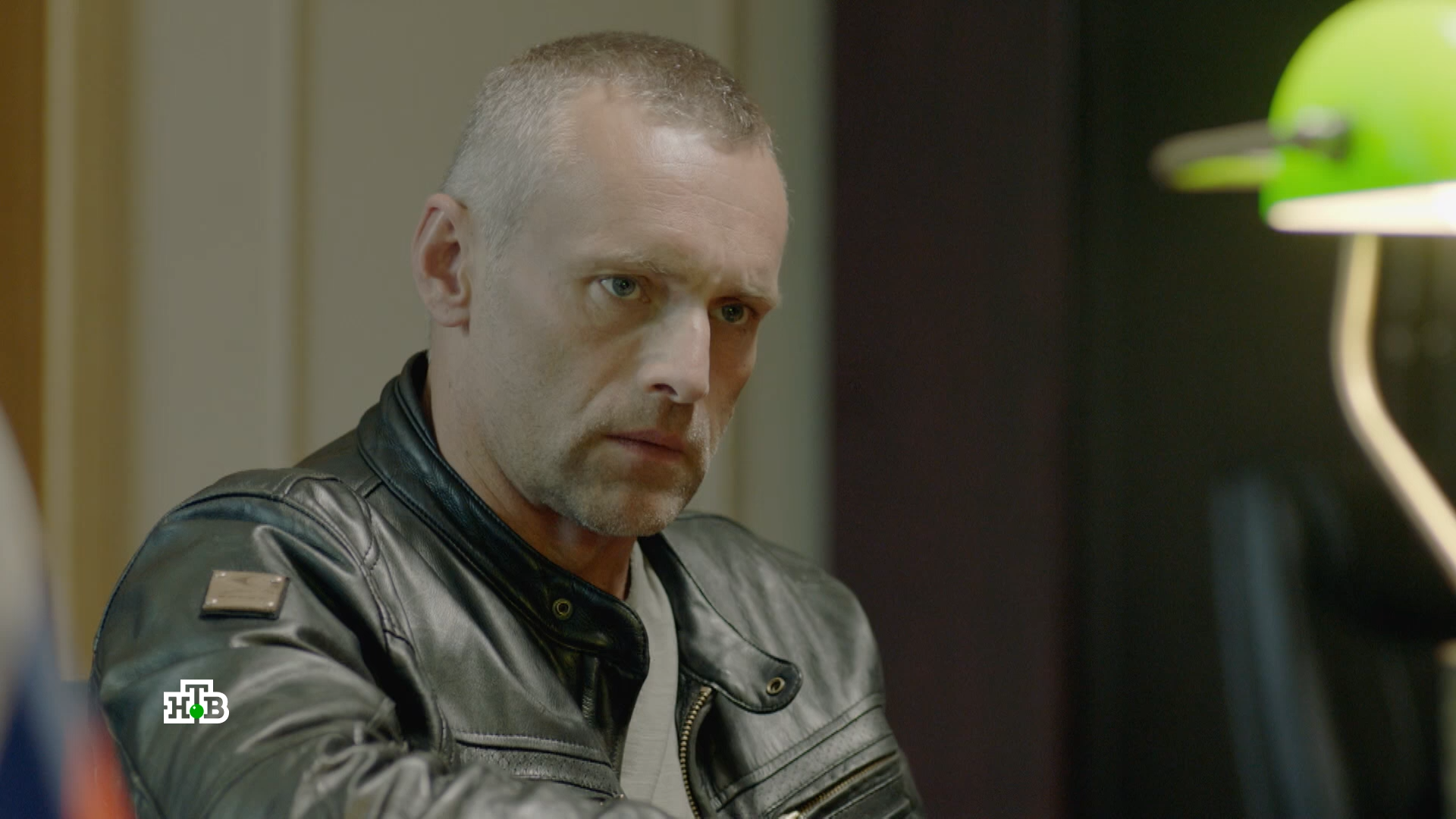 Praktikant.S02.E01.2022.WEB-DL.1080p.ExKinoRay.mkv_snapshot_05.35.png