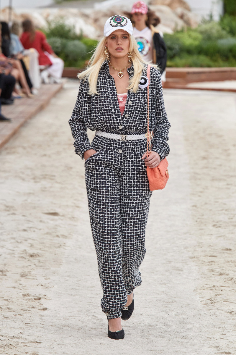 00008-chanel-resort-2023-monaco-credit-gorunway.jpg