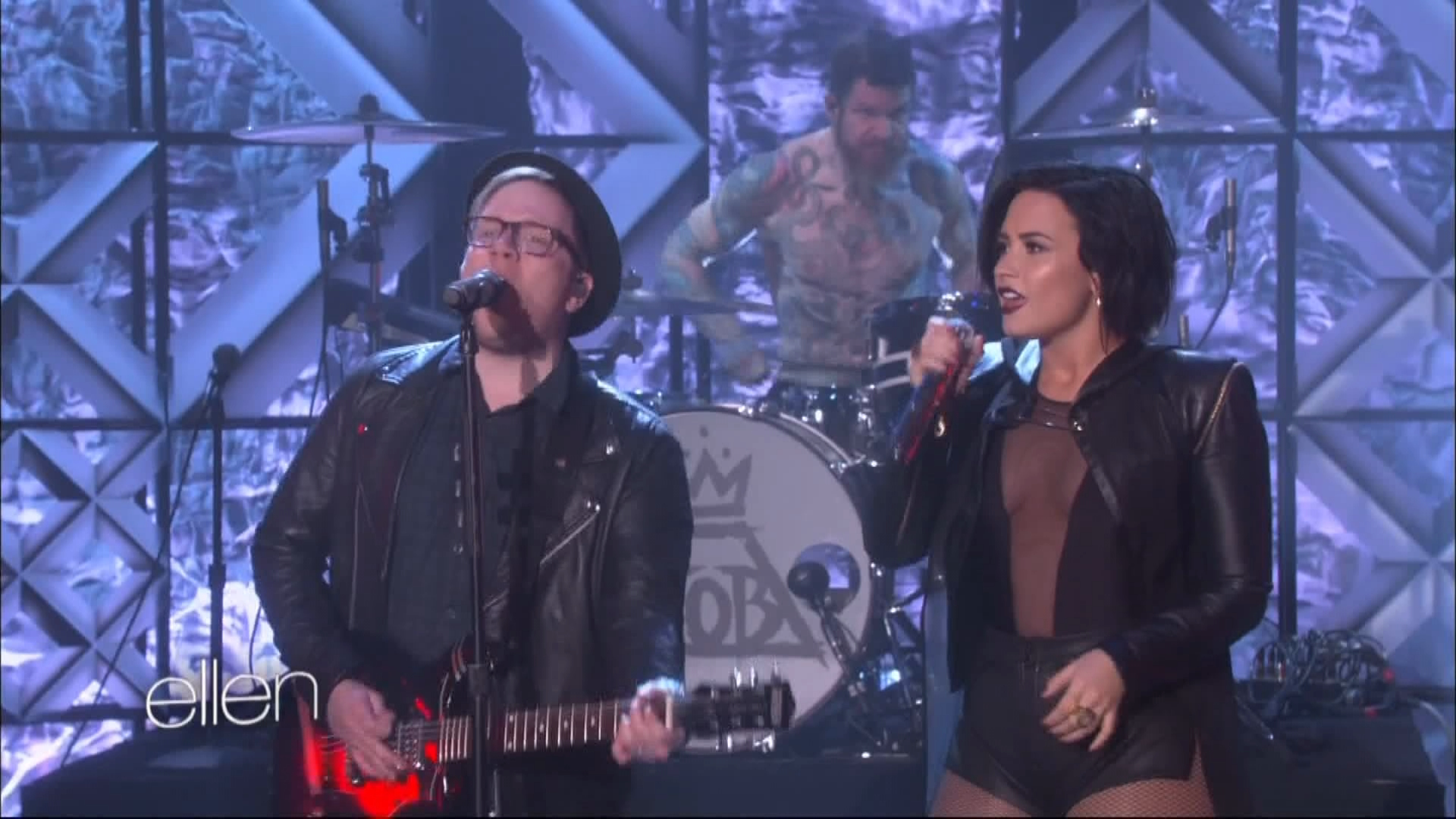 Fall Out Boy and Demi Lovato - Irresistible (The Ellen Degeneres Show) 2016.mkv_20220508_131217.393.png