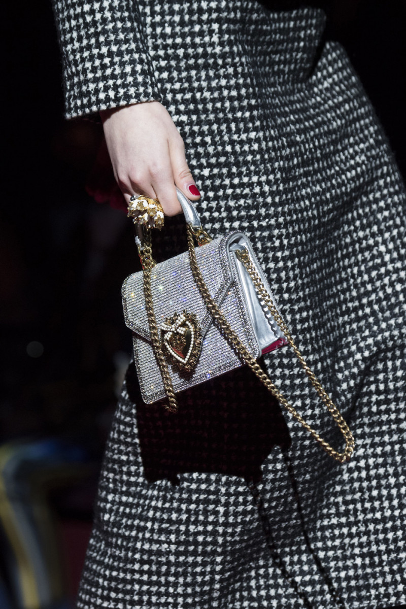Dolce+Gabbana+Fall+2019+Details+CnUkMojT4alx.jpg