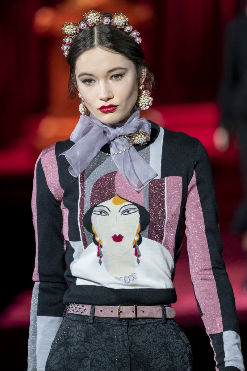 Dolce+Gabbana+Fall+2019+Details+uJsJfYr69Vfx.jpg