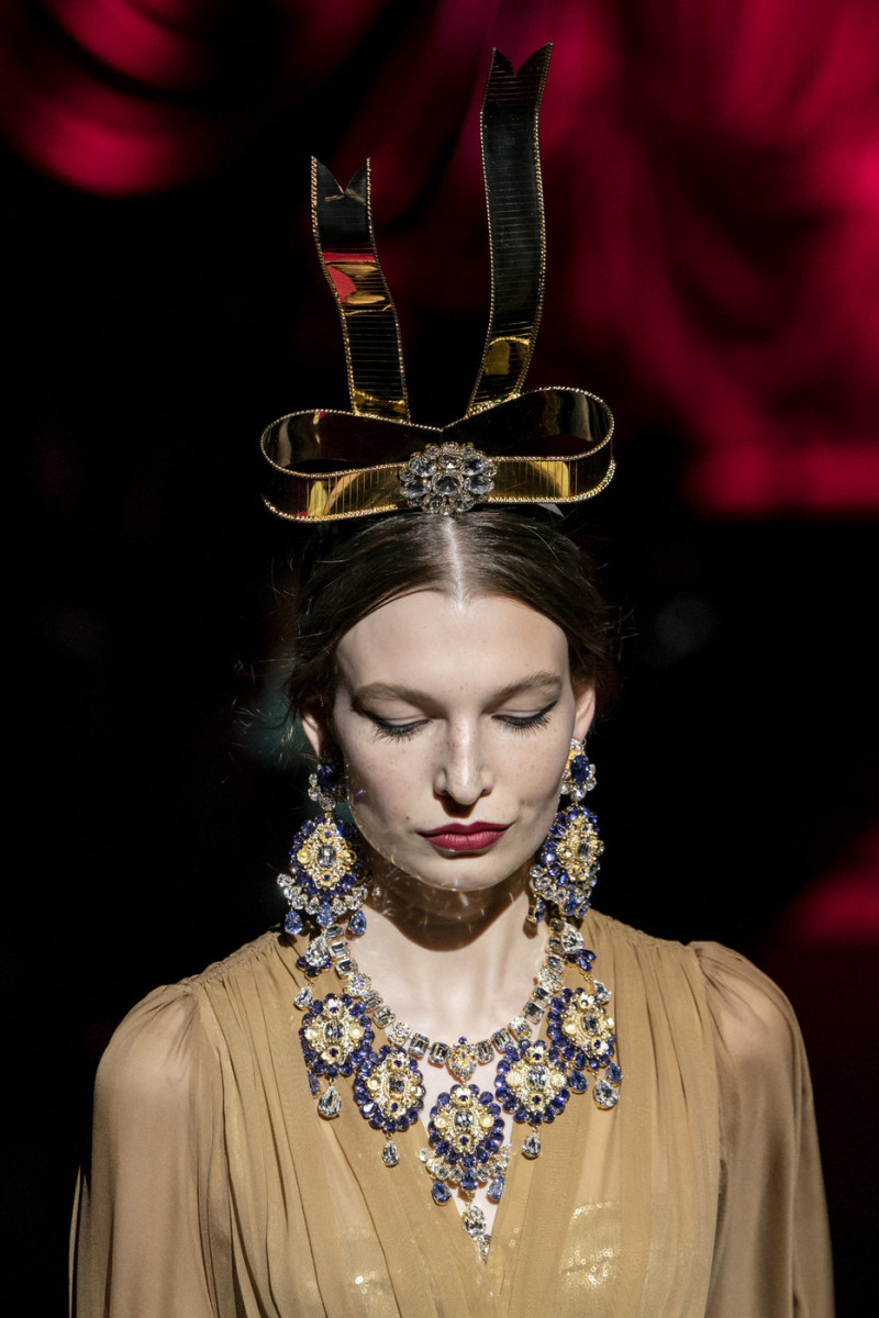 Dolce+Gabbana+Fall+2019+Details+A0qvNY062Gnx.jpg