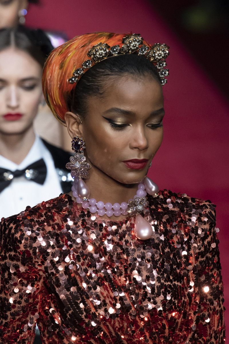 Dolce+Gabbana+Fall+2019+Details+Kv-aSz0YfPtx.jpg