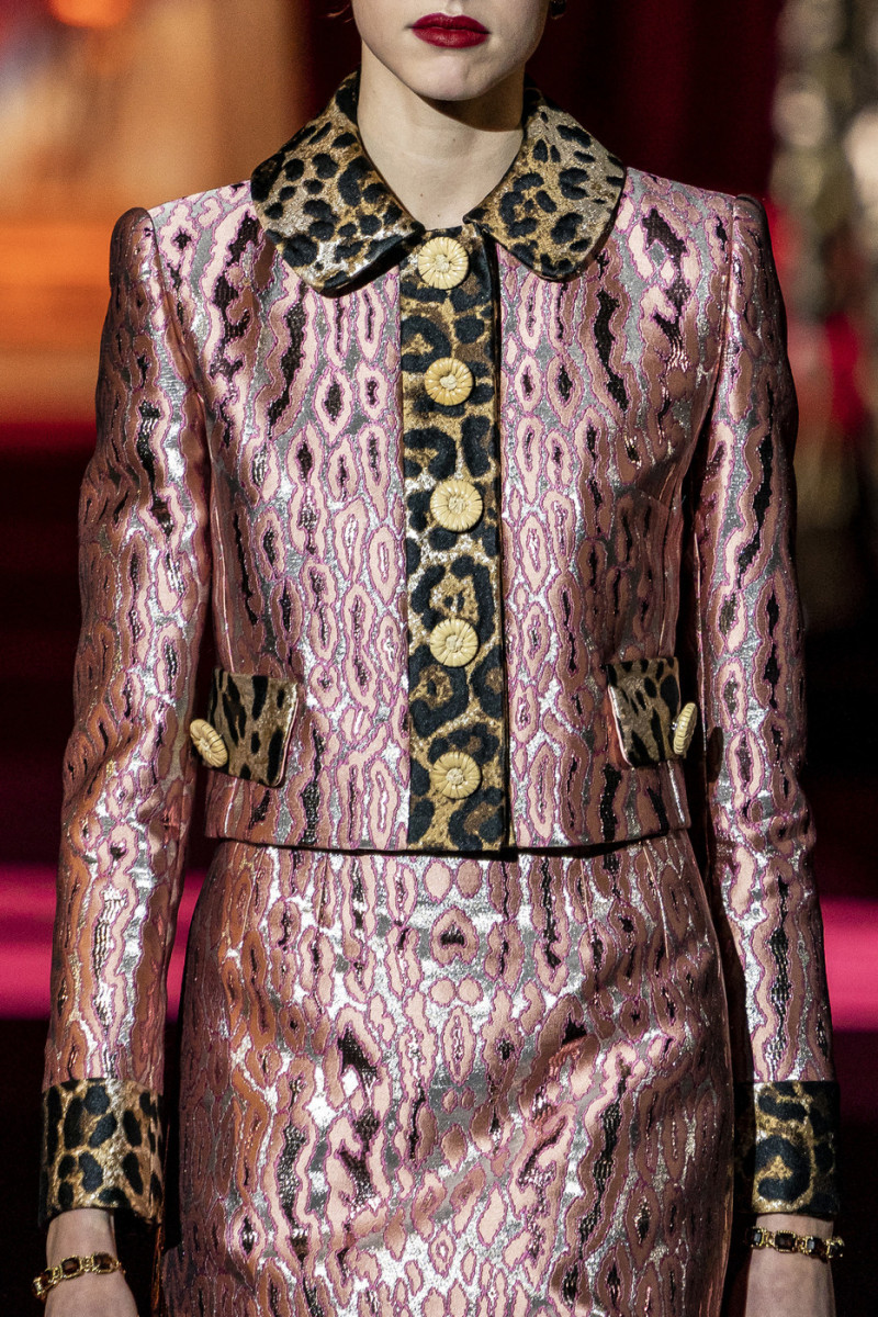 Dolce+Gabbana+Fall+2019+Details+71M4DbRPaYyx.jpg