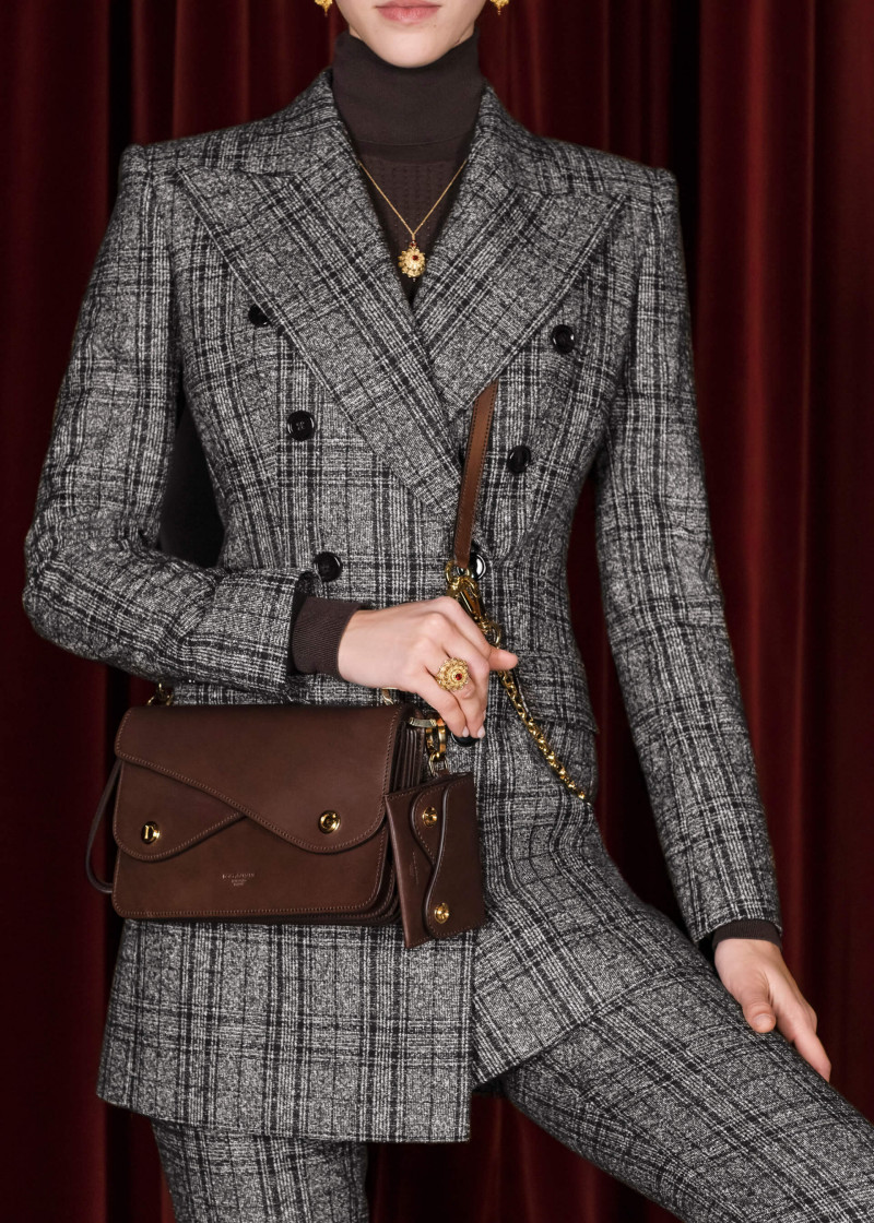 dolce-and-gabbana-fall-winter-20-21-woman-collection-62.jpg