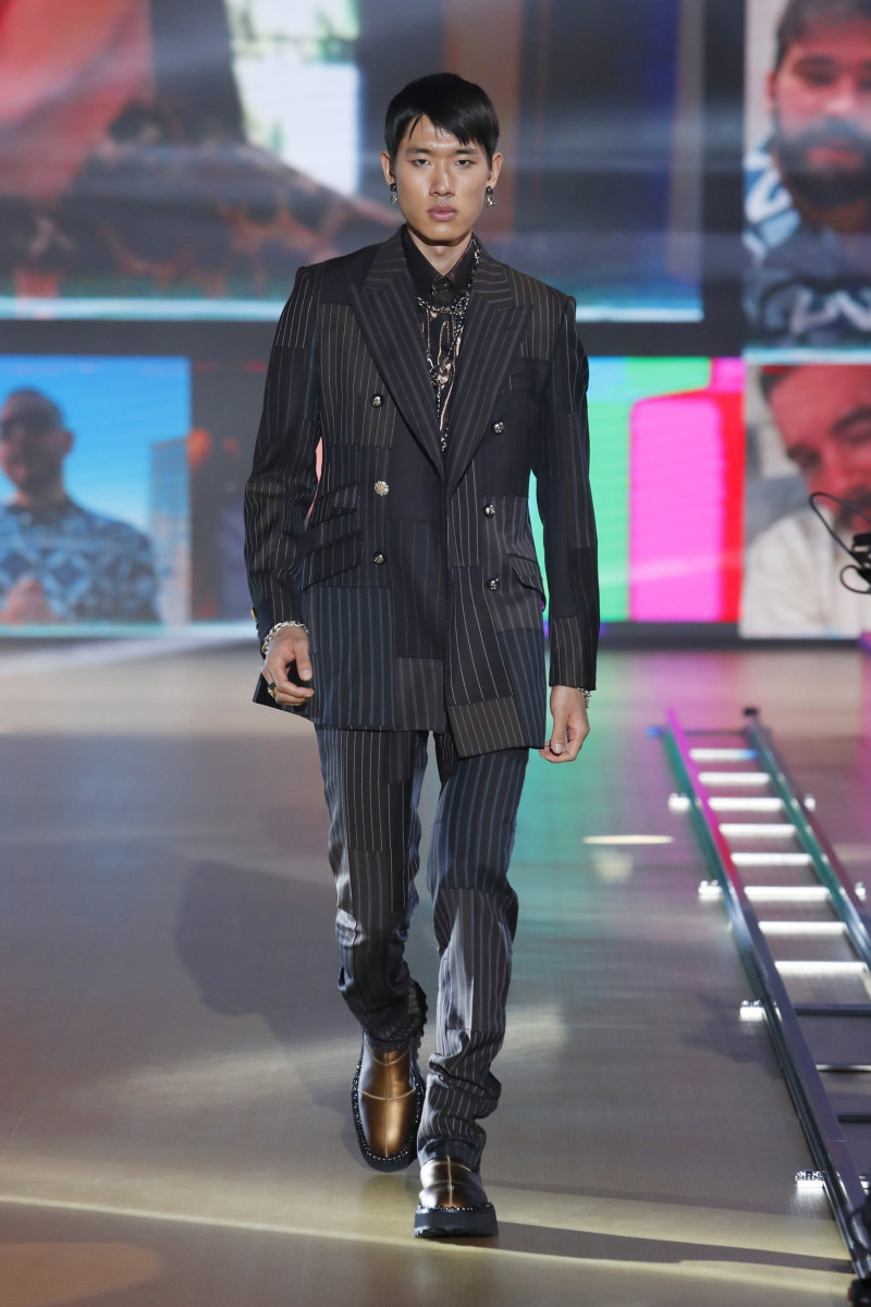 00003-Dolce-Gabbana-Mens-Fall-21.jpg